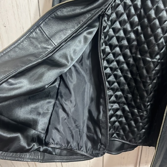 Wilsons Leather Fitted Tapered Black Leather Jacket Size Medium - Picture 14 of 14